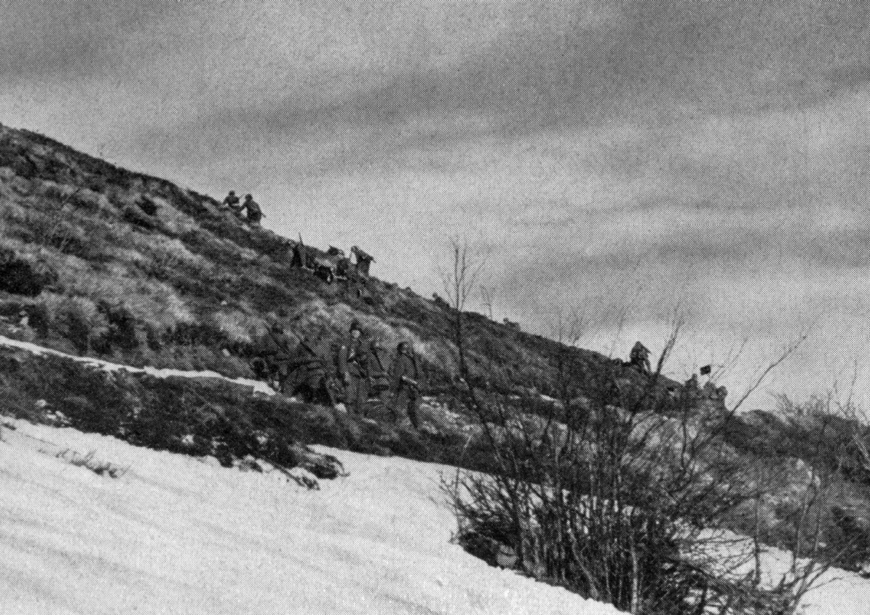 Περιοχή Σερρών, 6 Απριλίου 1941. Γερμανοί καταδρομείς του 1ου Λόχου επιτίθενται σε ύψωμα του Κετσίκ Καγιά προκειμένου να καταλάβουν τους ελληνικούς όλμους