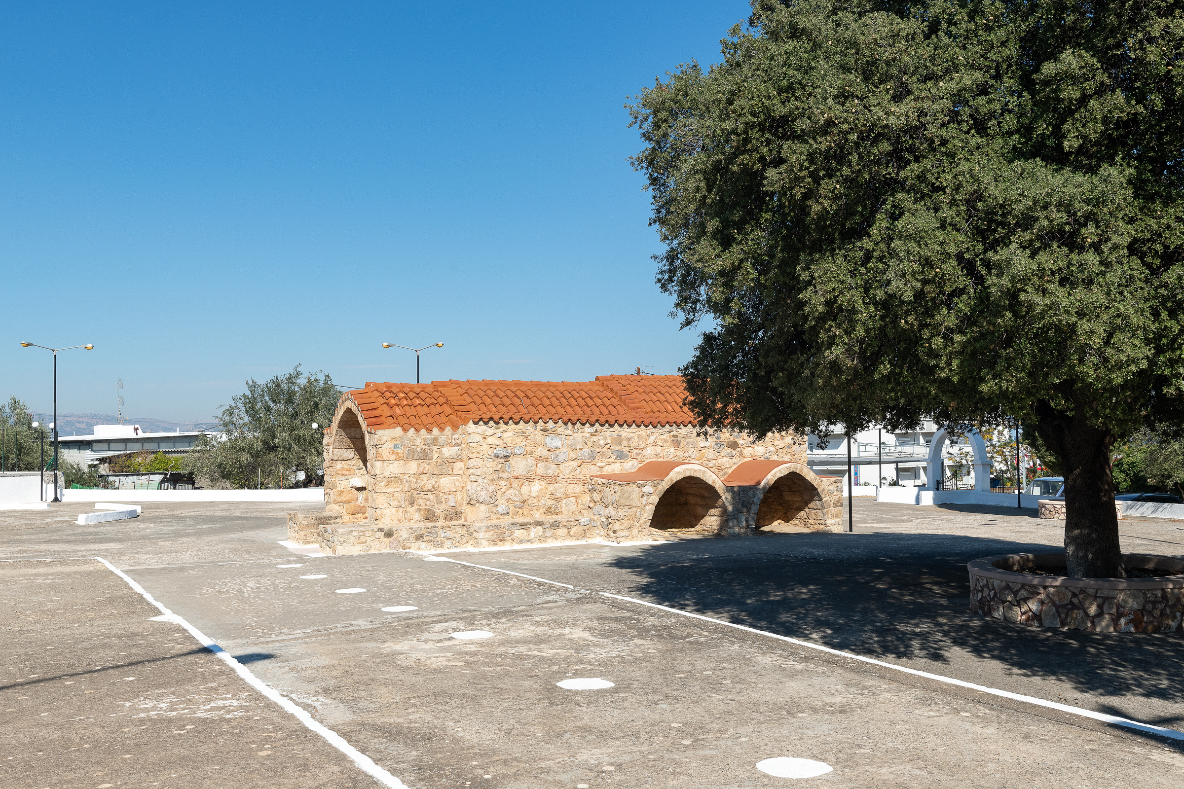 Αγία Κυριακή, Κάλαθος