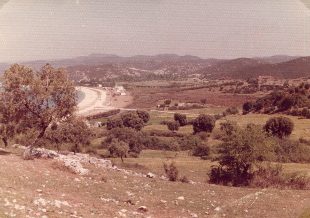 Γενική άποψη του φυσικού περιβάλλοντος στην περιοχή της Τορώνης Σιθωνίας, 20ος αι.