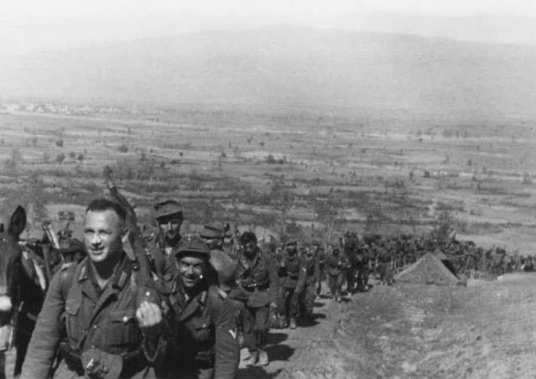 6 Απριλίου 1941. Γερμανοί ορεινοί καταδρομείς της 6ης Ορεινής Μεραρχίας έχουν μόλις διέλθει τα ελληνοβουλγαρικά σύνορα και αρχίζουν να ανηφορίζουν σε ένα μονοπάτι της οροσειράς του Μπέλες