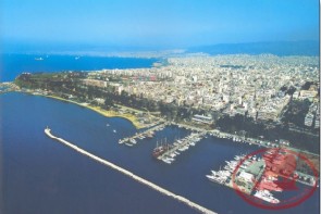 Αεροφωτογραφία της Μαρίνας και την Πλάζ Αρετσούς.