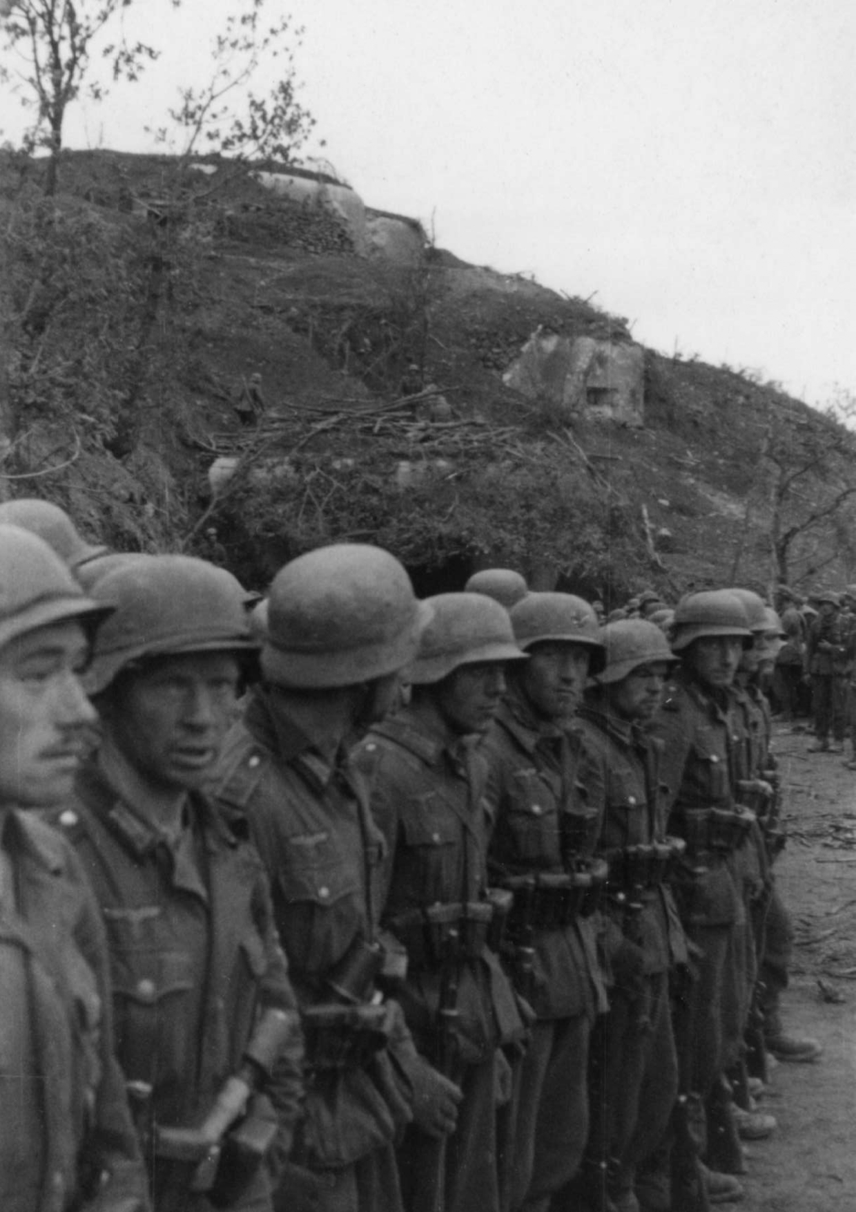 Περιοχή Σερρών, 10 Απριλίου 1941. Στιγμιότυπο από την παράδοση του Οχυρού Παλιουριώνες