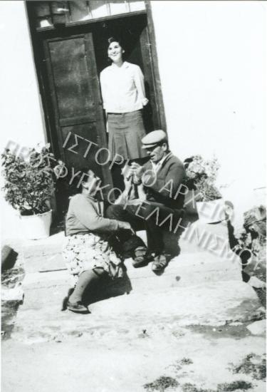 Συλλογή Καρβουνίδου Πολυξένης.