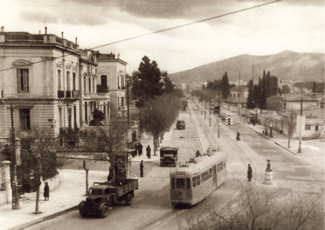 Ηλεκτροκίνητο τραμ σε οδό των Αθηνών, 20ος αι.