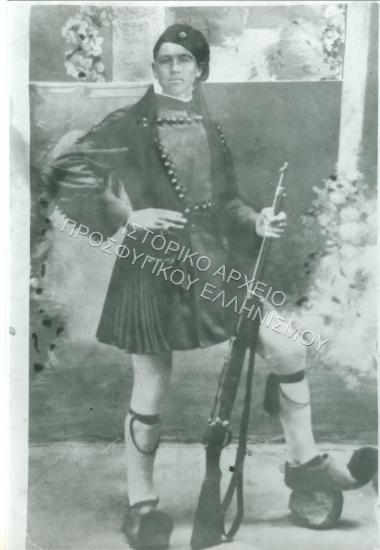 Συλλογή Ταξίδου Ελένη, Χουλιάρα Μαρία & Αντωνιάδου Αριάδνη.