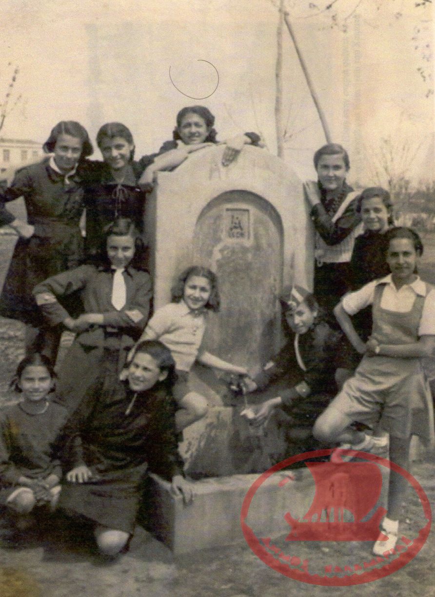 Μαθήτριες της Β’ τάξεως Γυμνασίου Καλαμαριάς το 1936