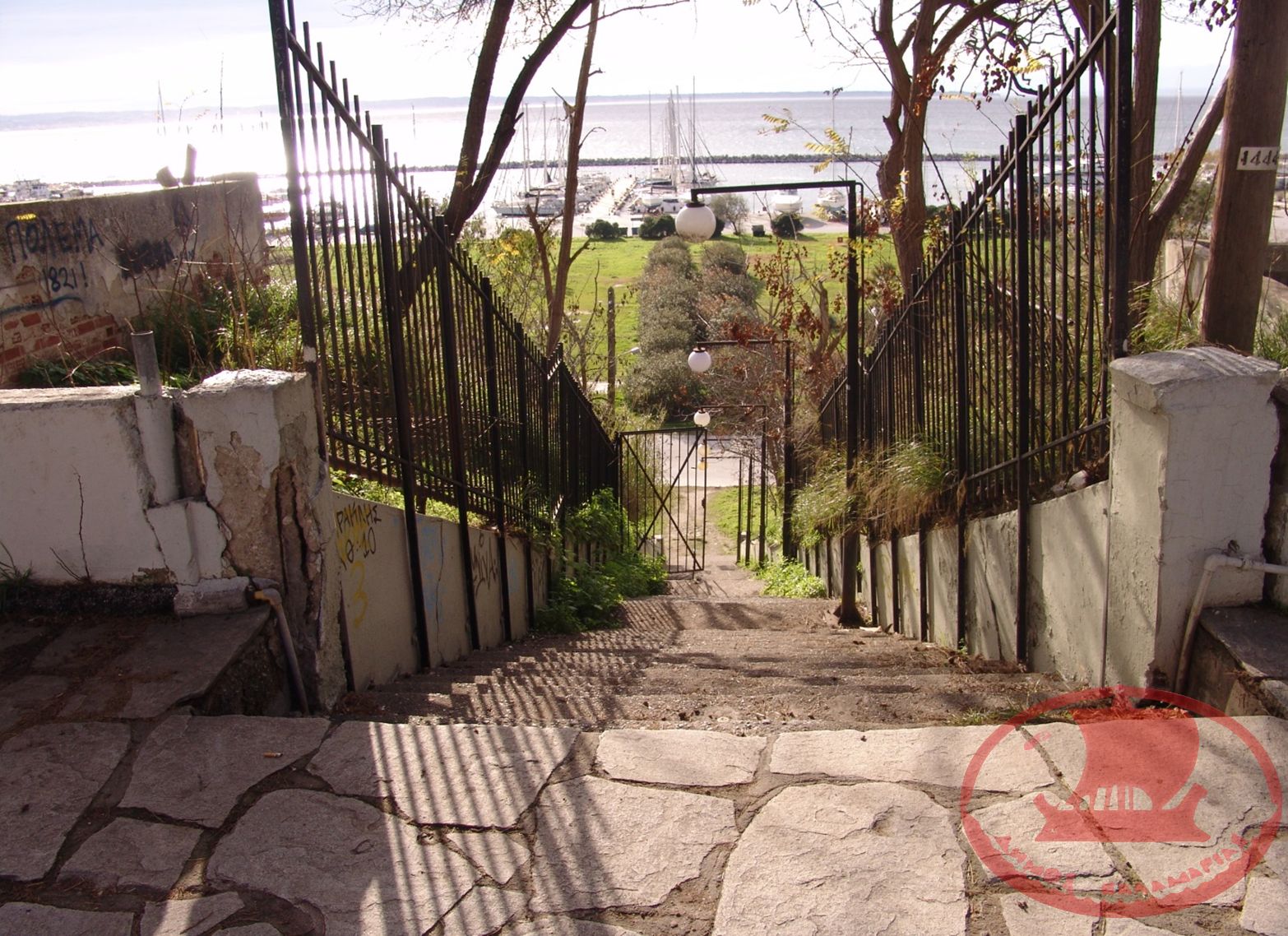 Οι σκάλες από την οδό Νικολάου Πλαστήρα