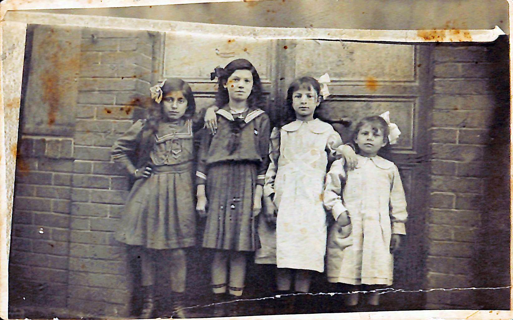 Άγνωστες, 1917