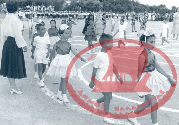 Γυμναστικές Επιδείξεις του 5ου Δημοτικού Σχολείου Αρετσούς στο Γήπεδο του Αριστοτέλη