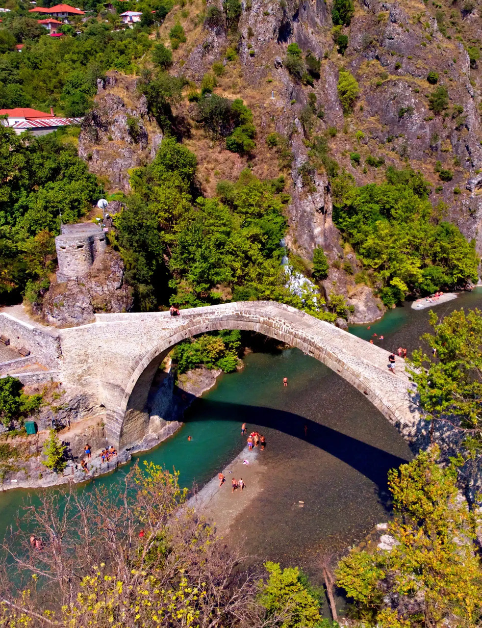 Πετρόχτιστο Γεφύρι Κόνιτσας και Ποταμός Αωός στην Ήπειρο