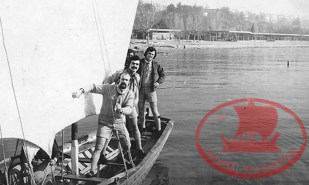 Ναυτοπρόσκοποι, στη βάρκα τους