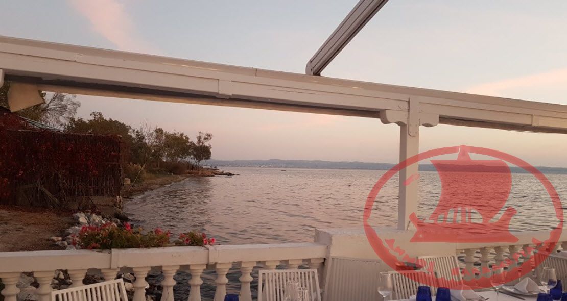 Η Βεράντα της Ψαροταβέρνας Χαμόδρακας πριν κάνουν τη παραλία της Νέας Κρήνης