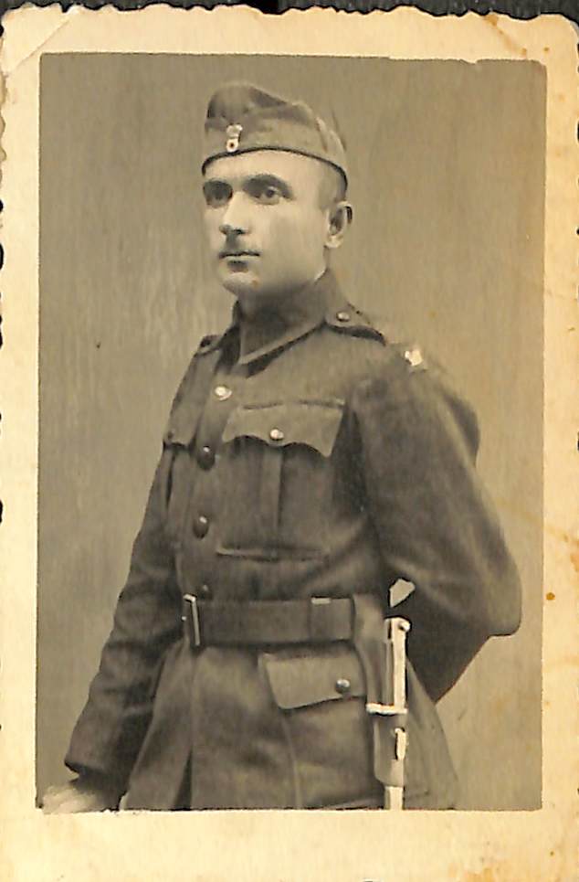 Μουσικίδης, αντάρτης του ΕΛΑΣ, Νάουσα, 1941