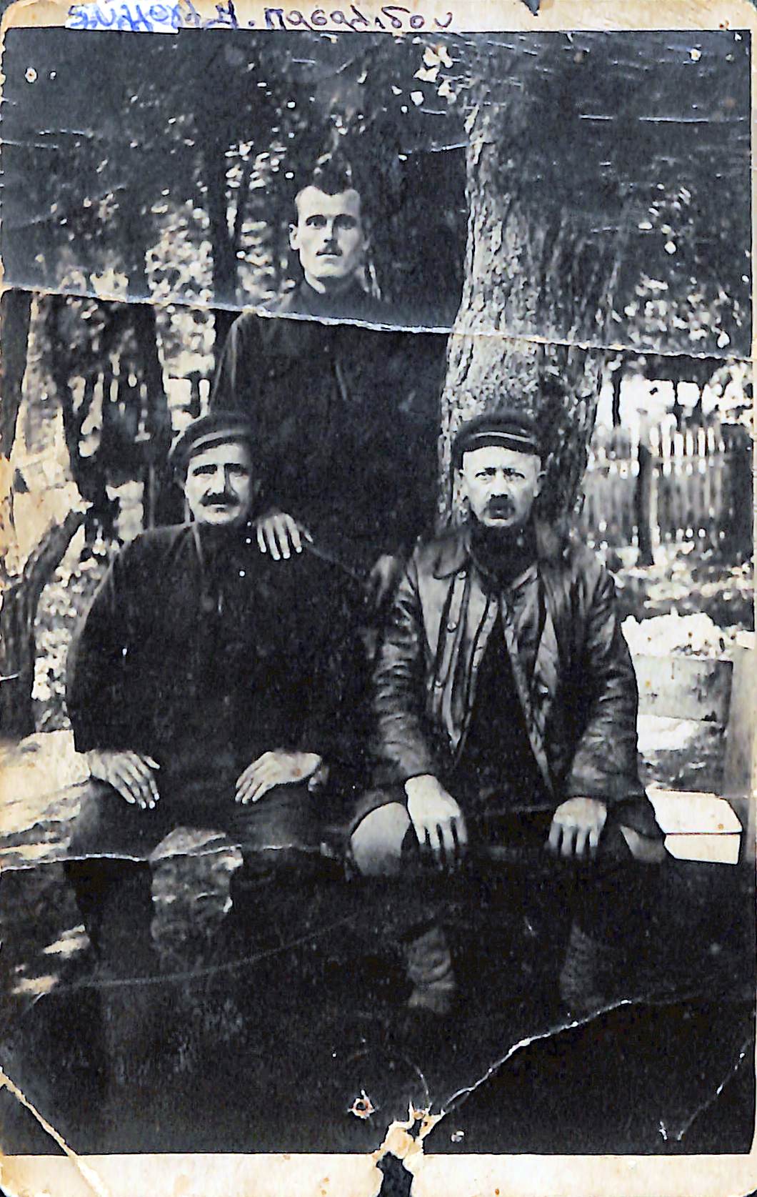 Τσιρειτίδης Αγαθάγγελος (καθιστός αριστερά), Αλιχασανίδης