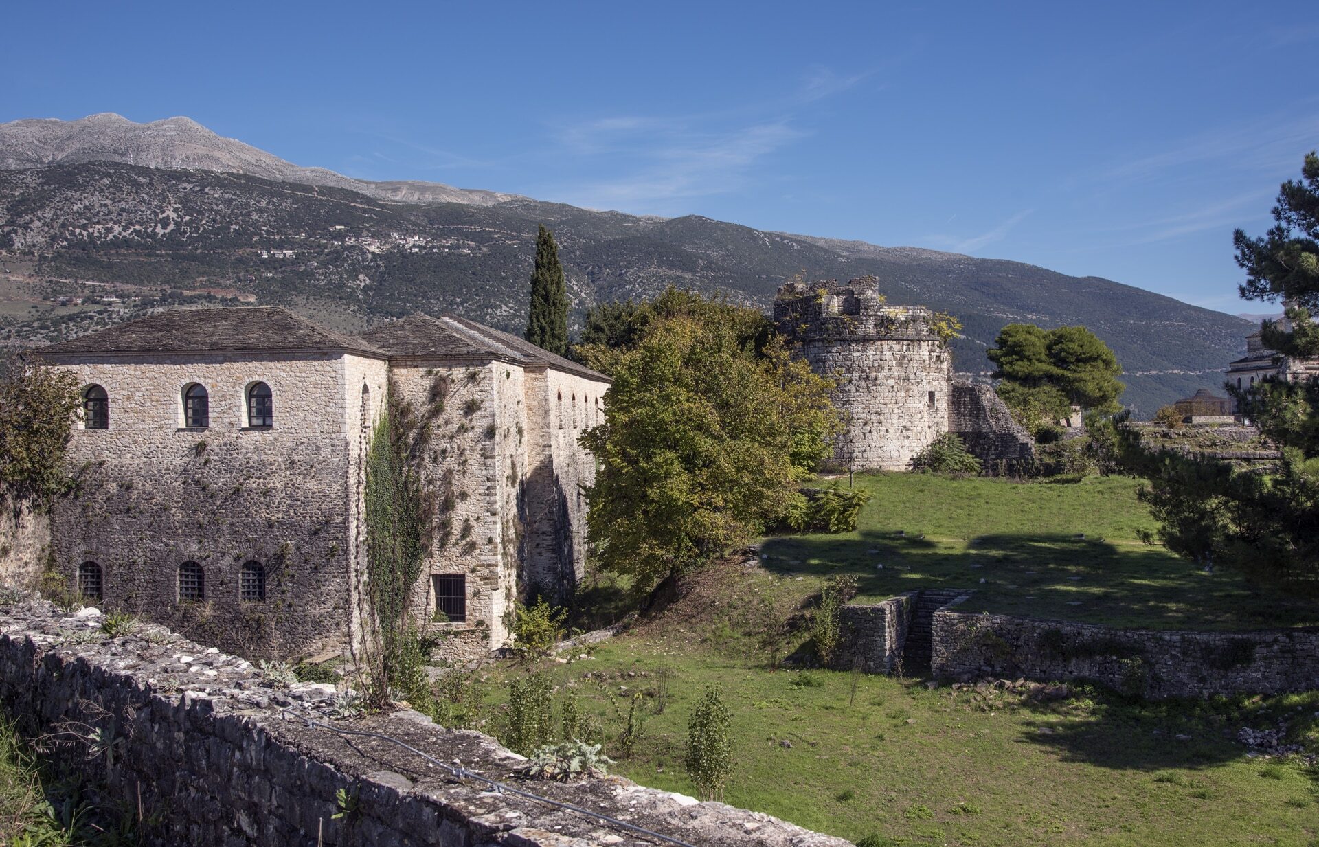 Λιθόκτιστα Κτίρια εντός του Κάστρου Ιωαννίνων