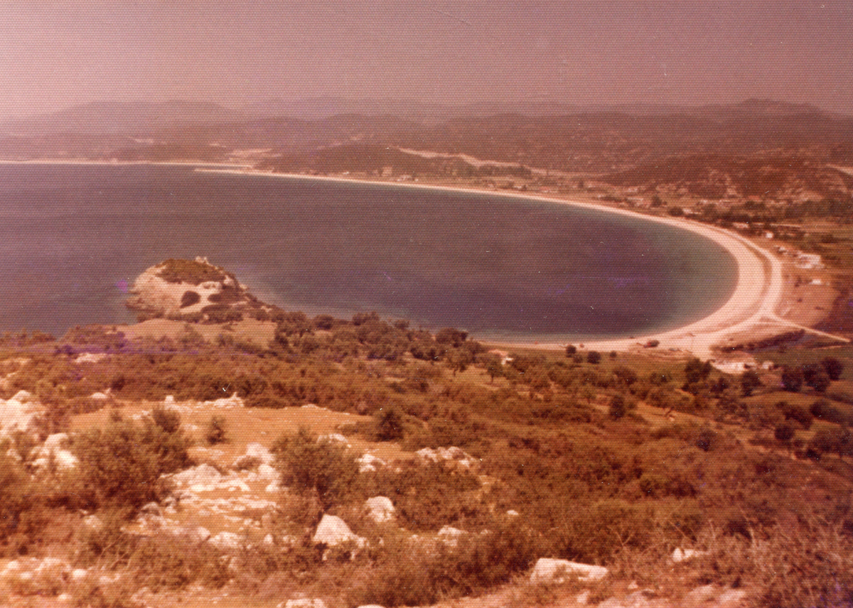 Άποψη της Ληκύθου της Τορώνης από ψηλά, 20ος αι.