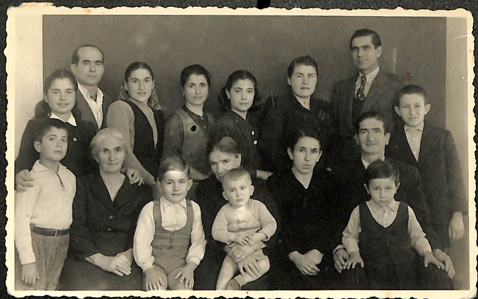 Οικογένεια Καραγιανίδου, Καλαμαριά, 1946