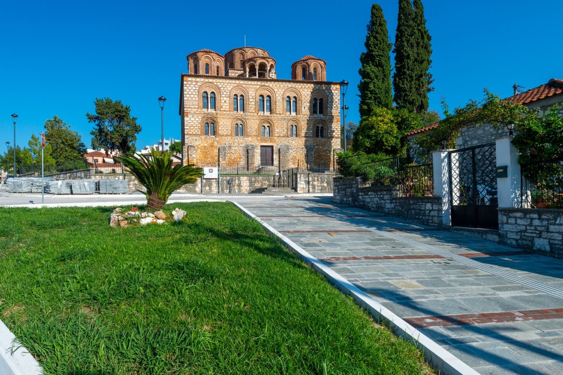 Ναός Παναγίας Παρηγορήτισσας στην Άρτα