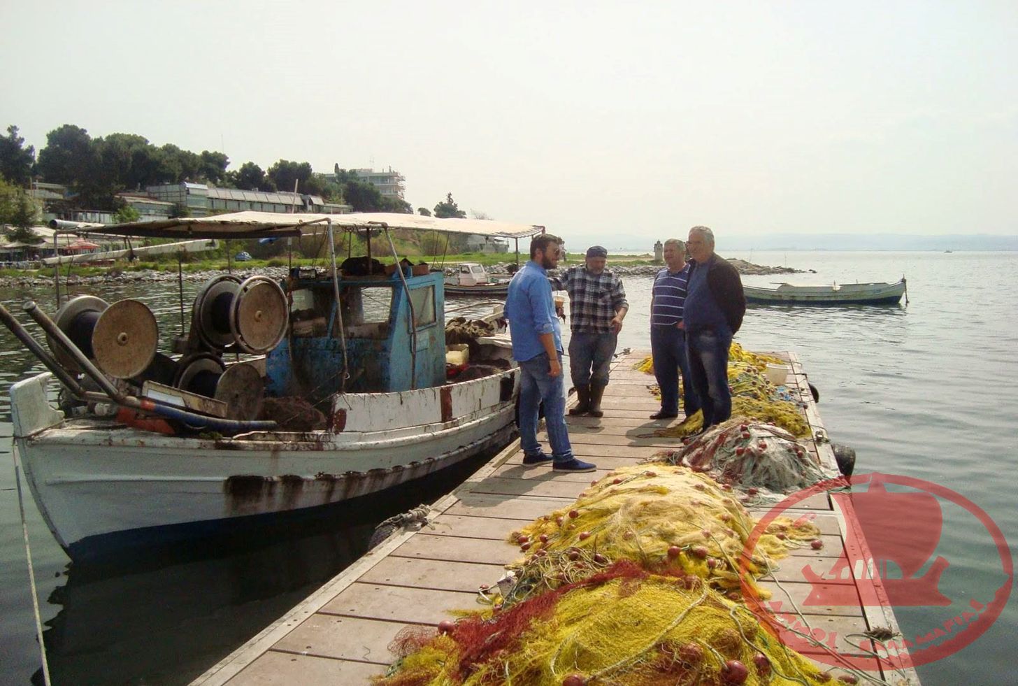 Νέα Κρήνη.  Η ξύλινη και πλωτή σκάλα