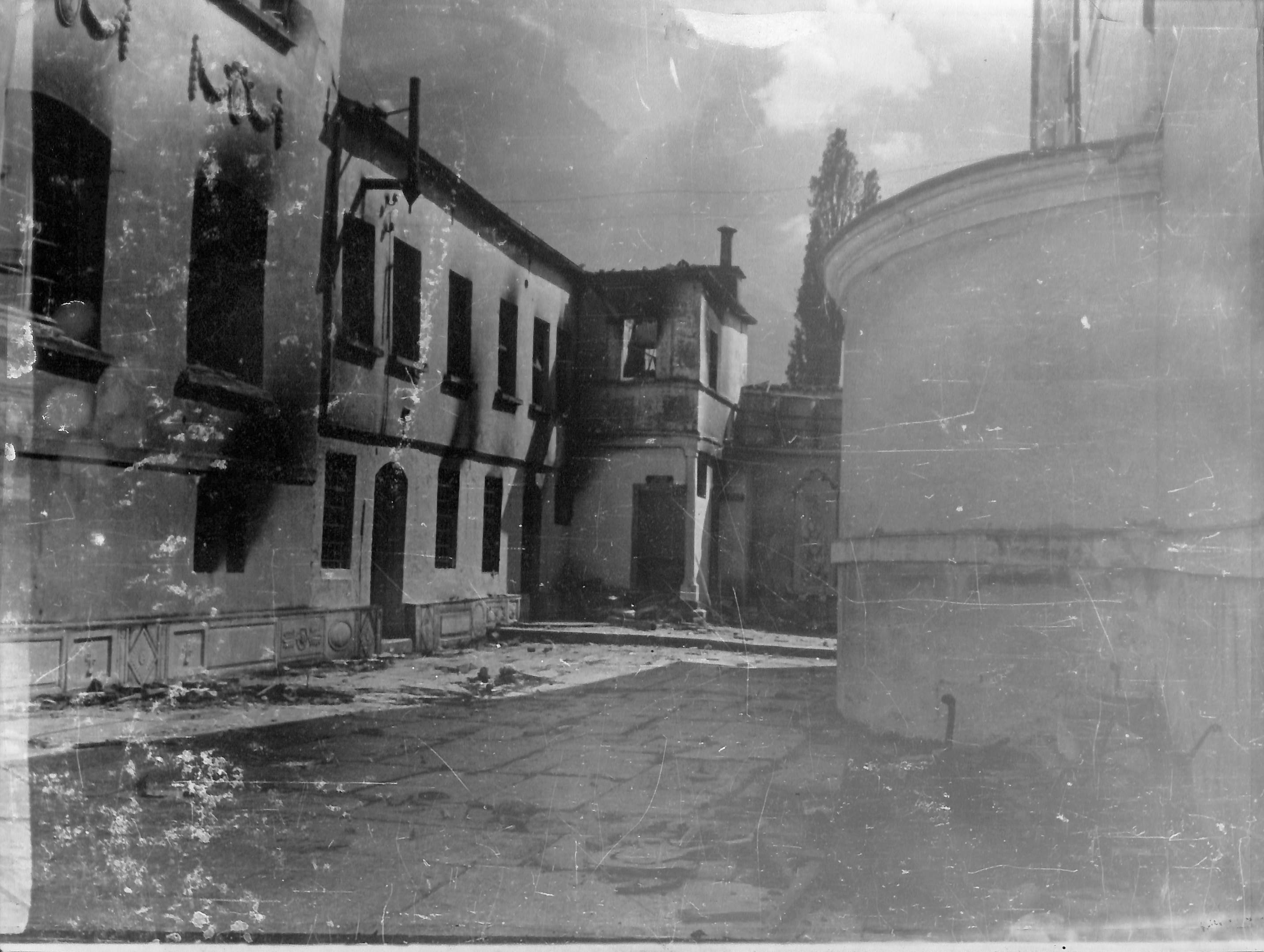 Τα κελιά των κληρικών ελληνορθόδοξης μονής. εδώ εφονεύθη ο αρχιμ. Χρύσανθος Μάντας, ο οποίος κάηκε ζωντανός