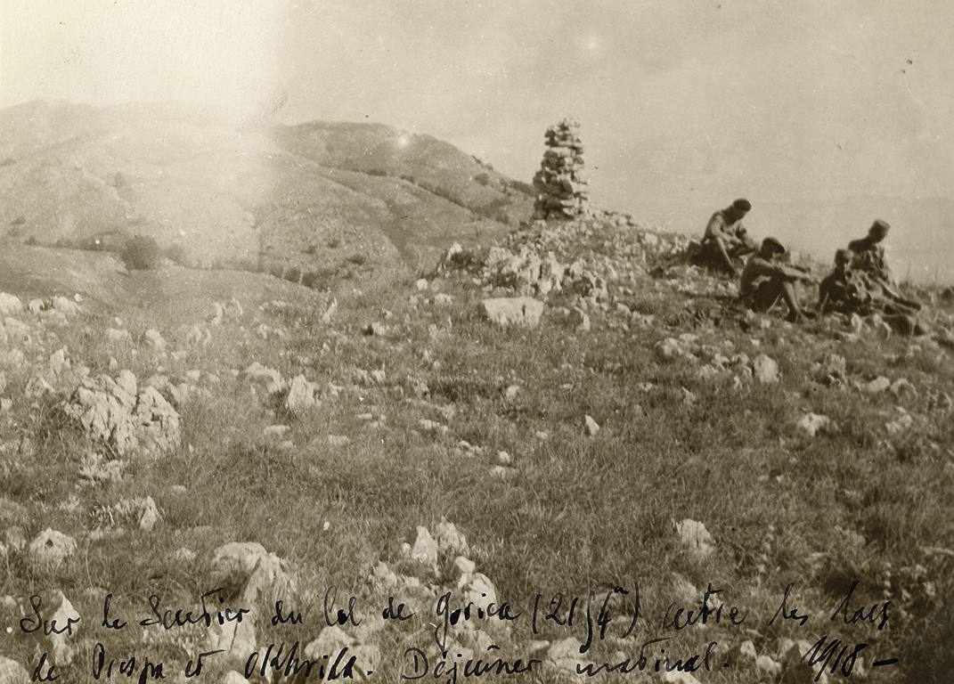 918, Α’ Π.Π.  On the Trail of Gorica Pass (217) between Cape Vrapa and Oroshi. Lunch at the summit. 1918.