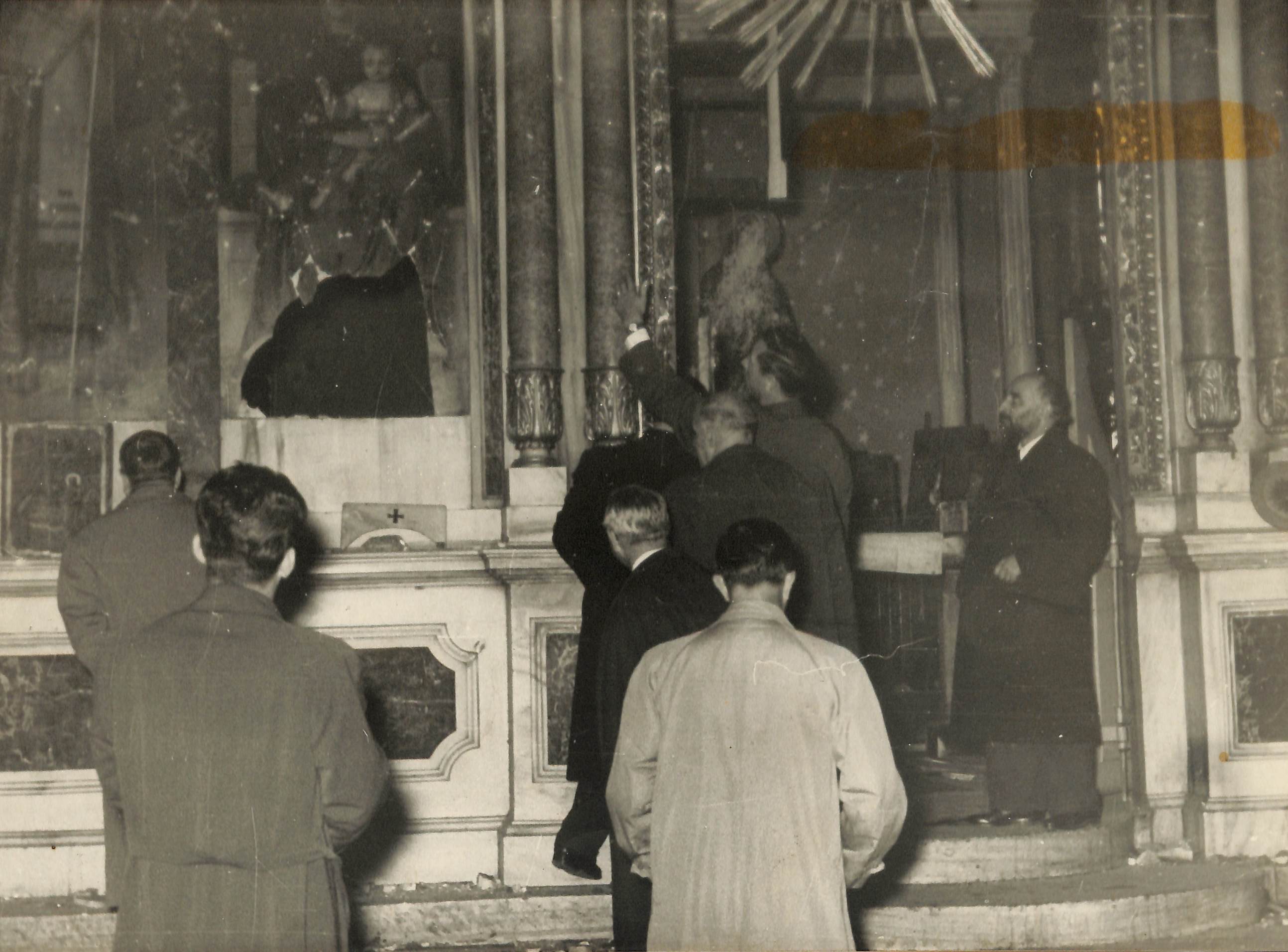 Επιτροπή του Π.Σ.Ε. εξετάζει με κατάπληξη, πώς άνθρωποι του 20ου αιώνα καταστρέφουν εικόνες, έργα αρχαιολογικής και θρησκευτικής αξίας.