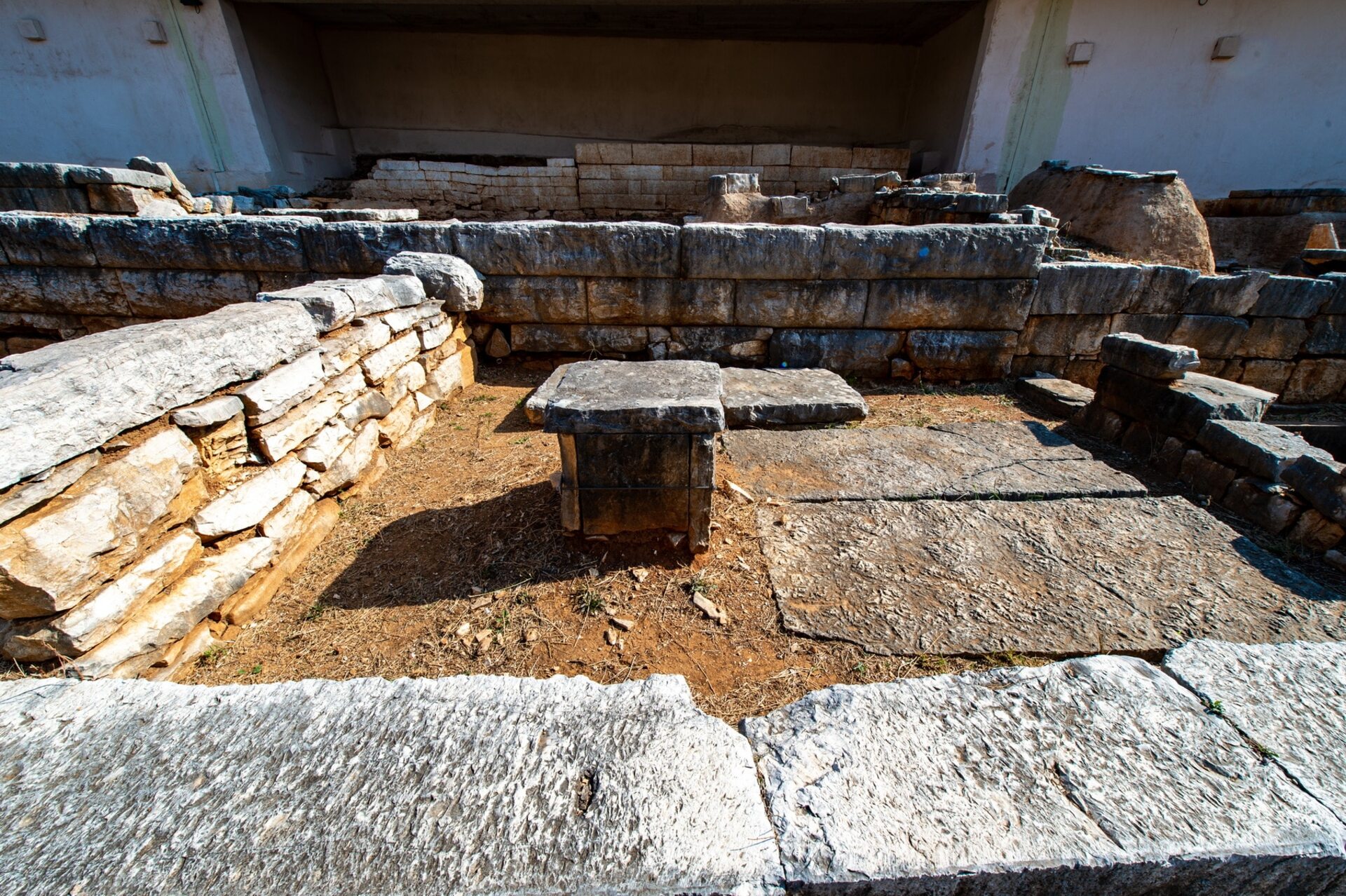 Δυτική Νεκρόπολη Αρχαίας Αμβρακίας, Άρτα