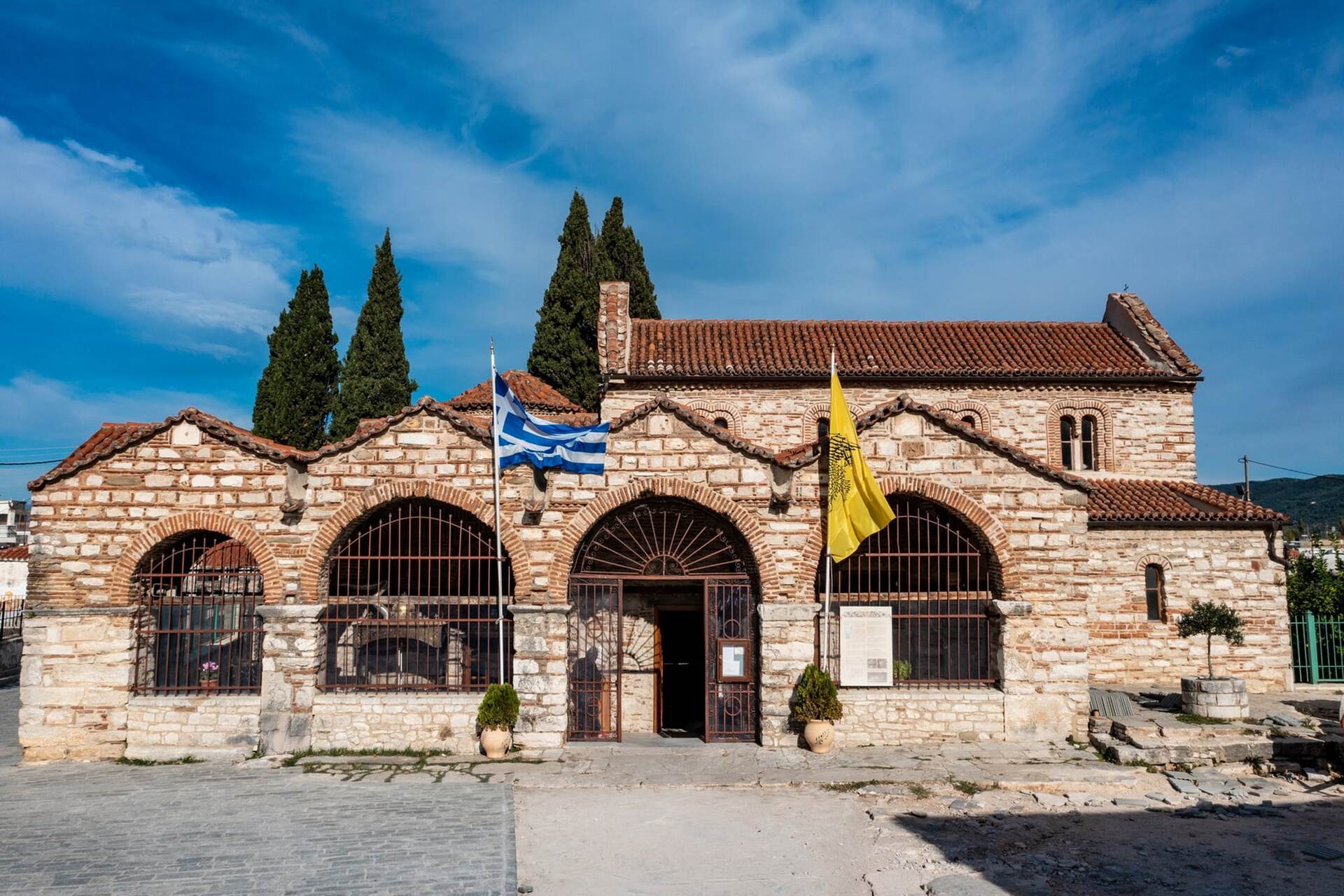 Ναός Αγίας Θεοδώρας στην Άρτα