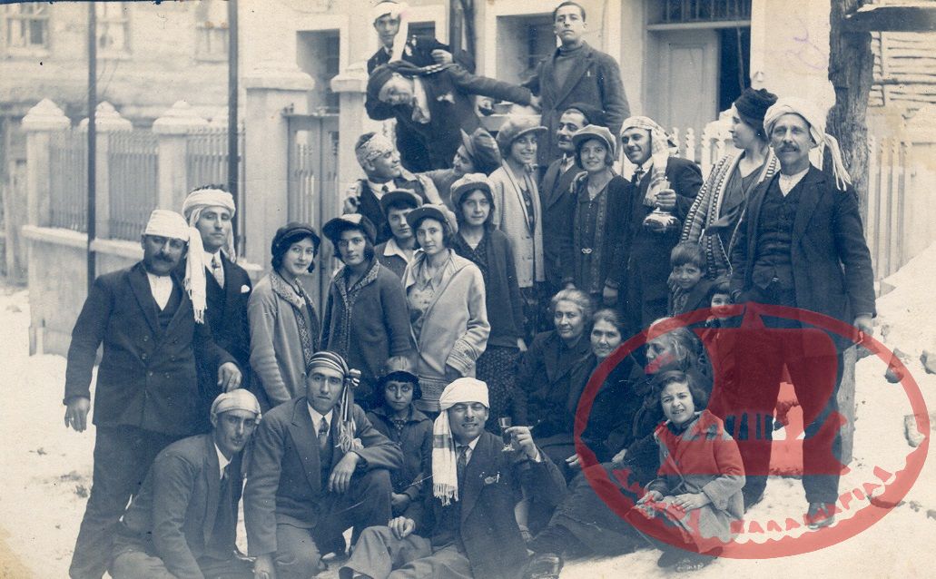Έλληνες της Βάρνας ντυμένοι για τα καρναβάλια