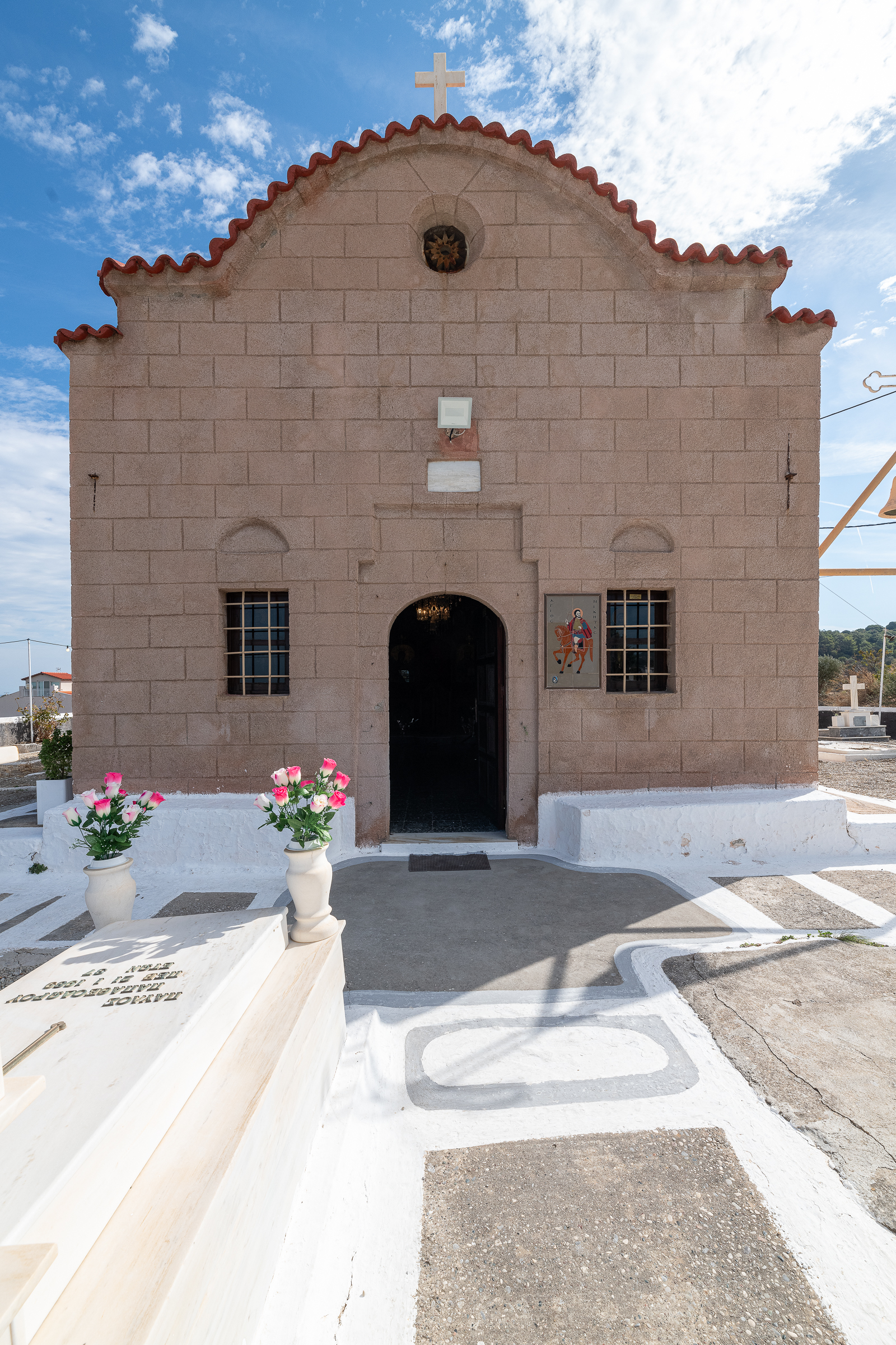 Άγιος Νικήτας, Φάνες