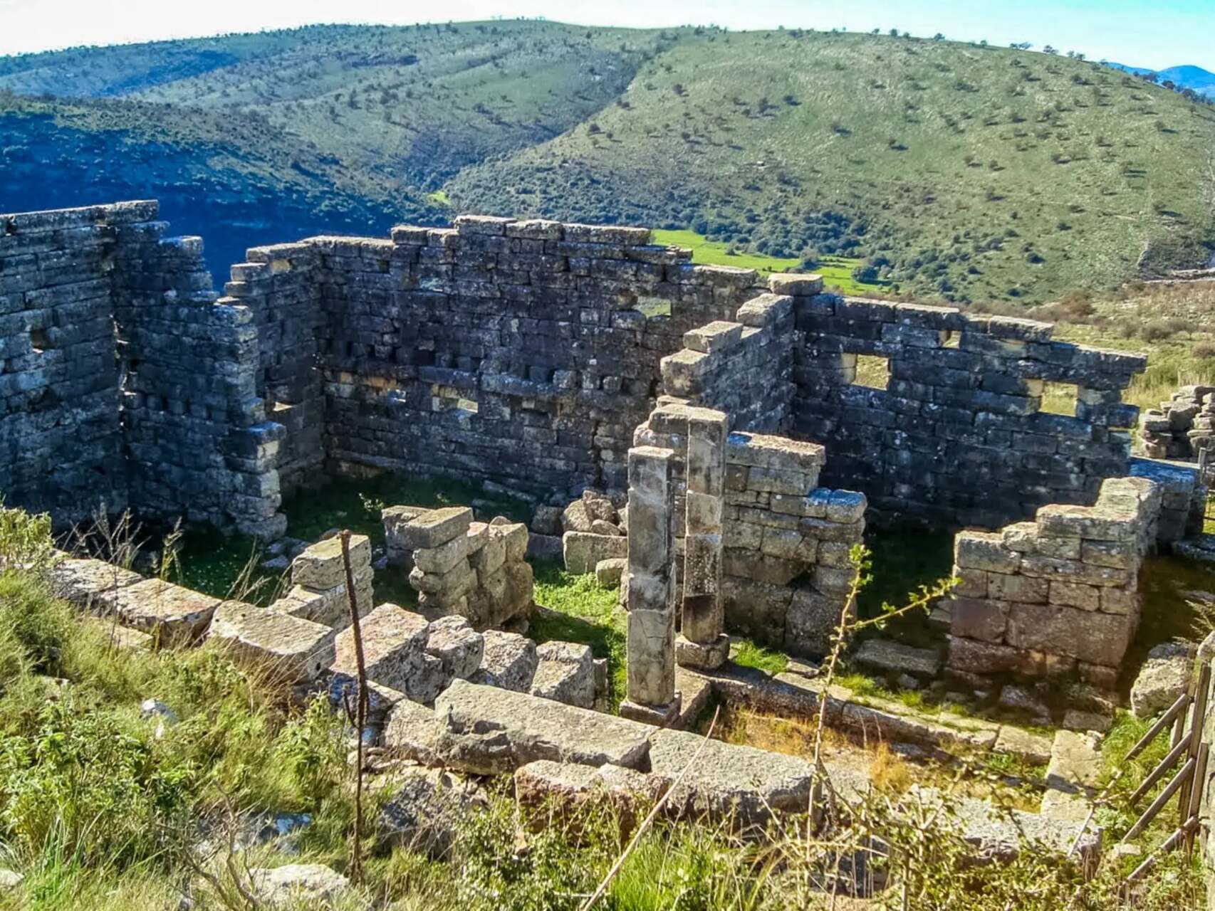 Όρραον, Αρχαία Ακρόπολις των Μολοσσών