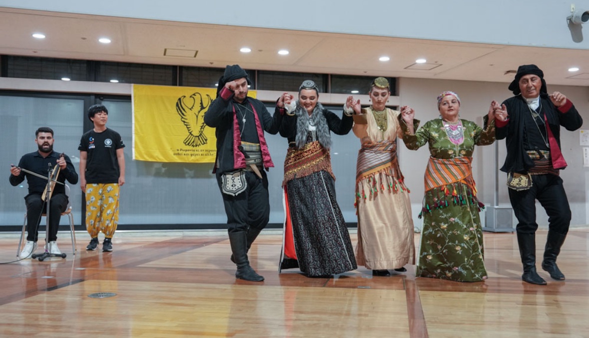 Χορός του Πολιτιστικού Ποντιακού Συλλόγου Καλαμαριάς ''Οι Μίθριοι'' στην Ιαπωνία