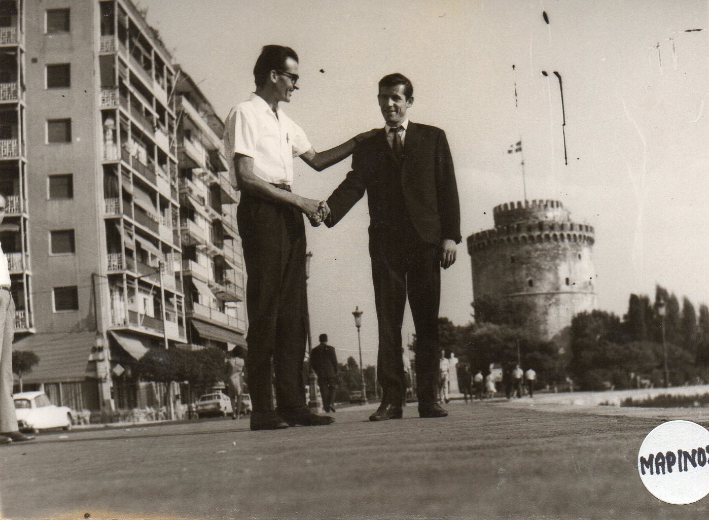 Ο Νικήτας Καραβασιλειάδης στην παραλία του Λευκού Πύργου το 1963