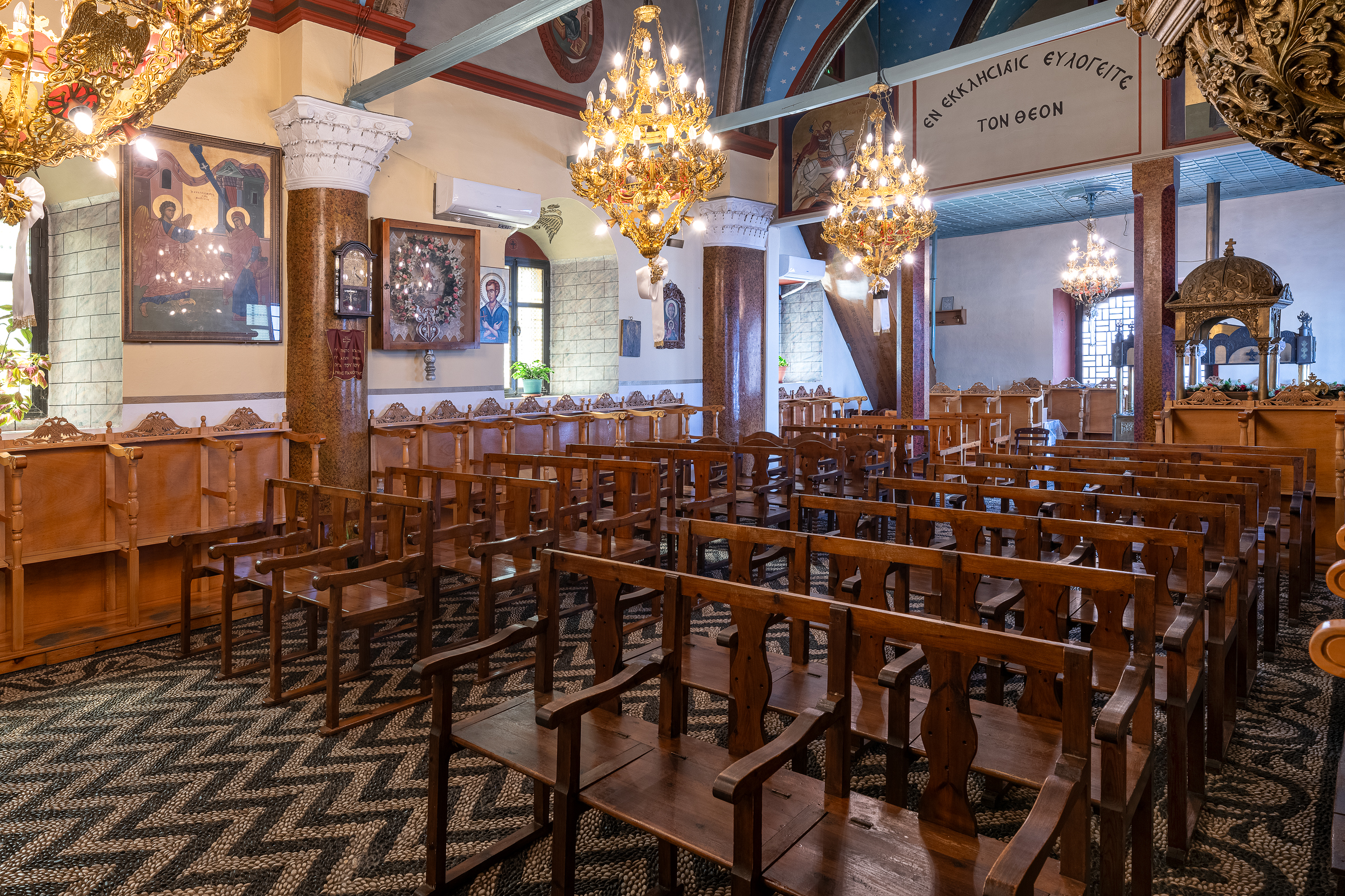 Κοίμηση της Θεοτόκου, Έμπωνας